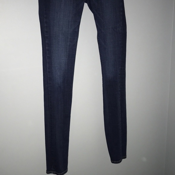 Too small - Picture 3 of 4